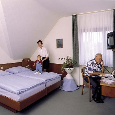 Hotel Ockenheim エクステリア 写真